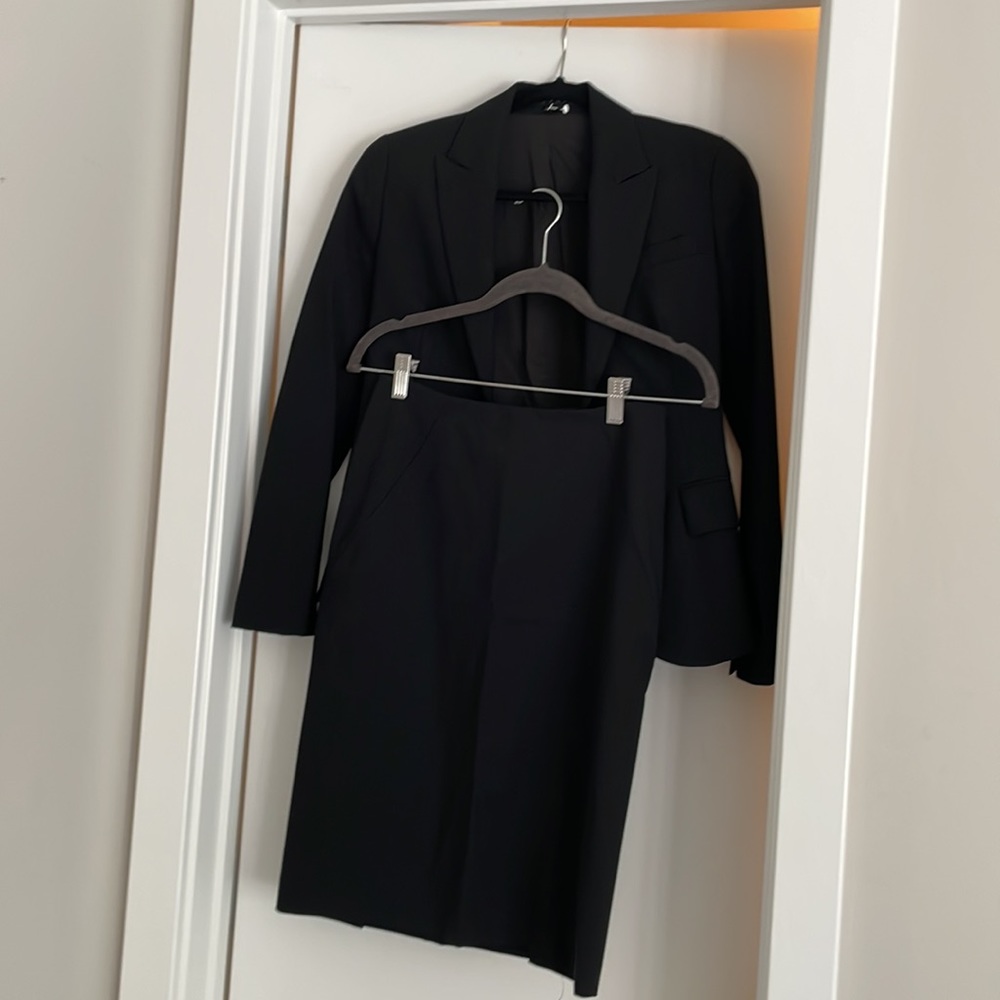 Theory Gabe B jacket and skirt size 00